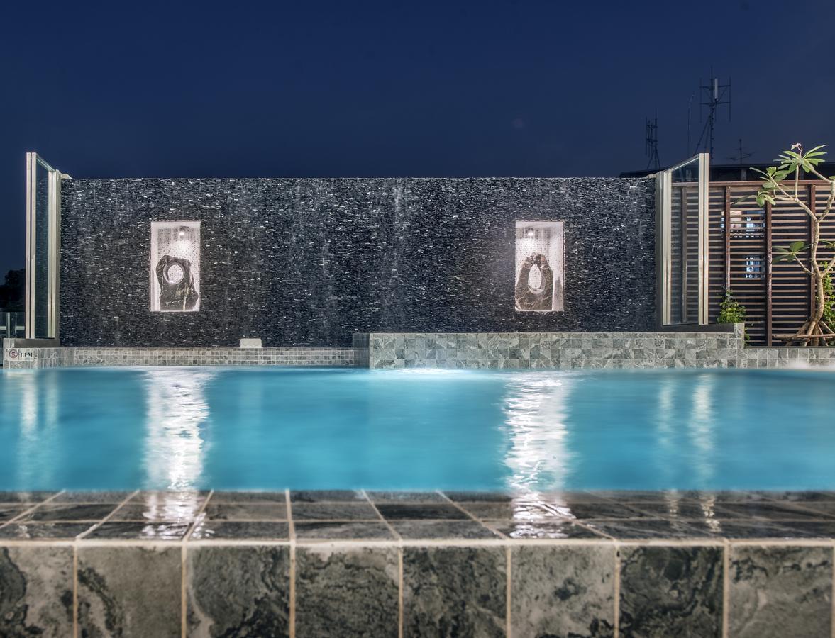 Siam Tharadol Hotel Banguecoque Exterior foto